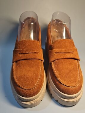 Patina Womens Suede Slip-On Loafers in Cognac Tan. Size 8.5 Bin 11